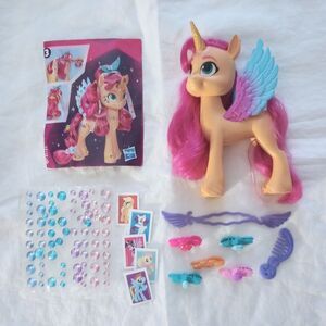 My Little Pony MLP Sunny Starscout Ribbon Hairstyles Figure + Accessories